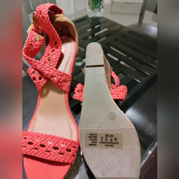 Women's Coral Wedge Sandals - Picture 4 of 5